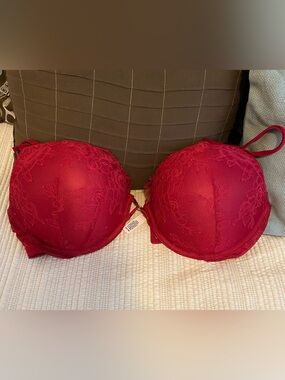 Victoria's Secret Red Lace Very Sexy Push-Up Bra